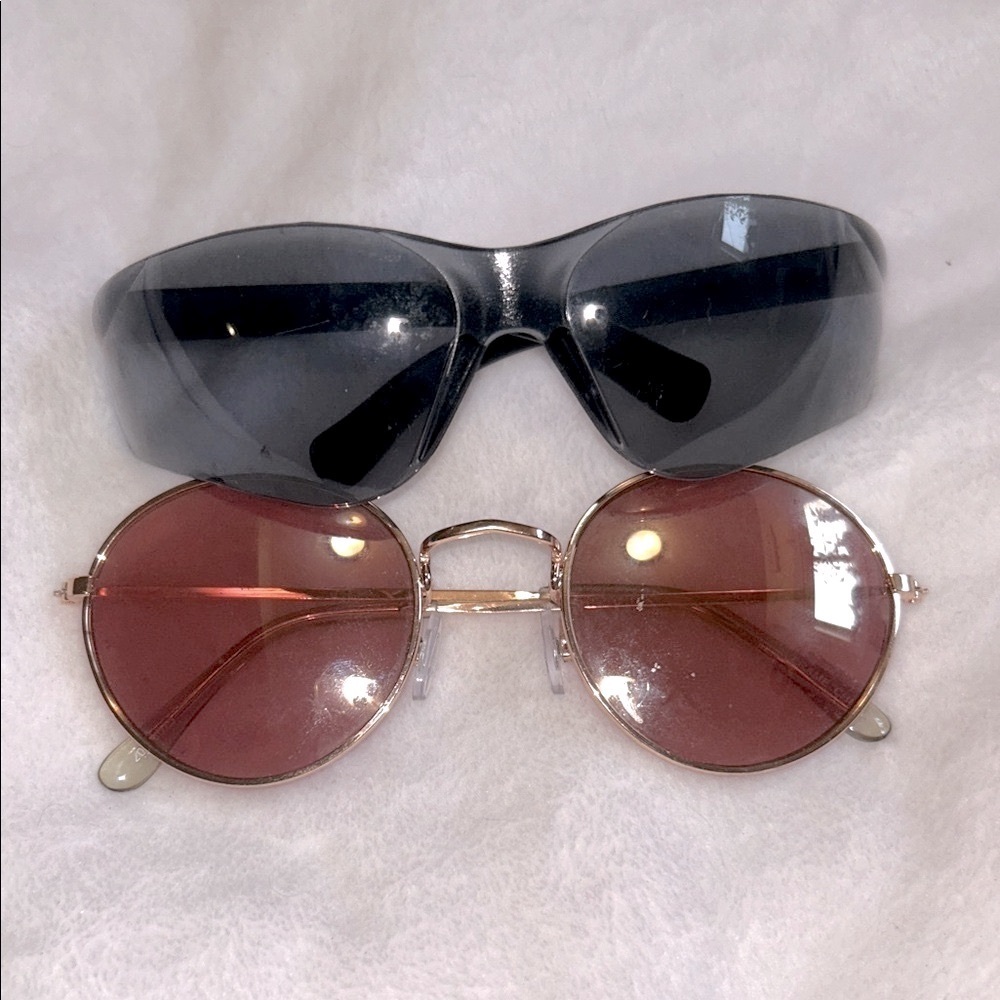 Stylish Black and Red Sunglasses Set